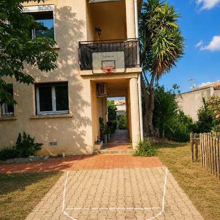 2 Appartements, Piscine, Jeux, Jardin Clos