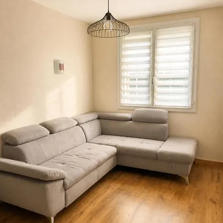 2 Appartements, Piscine, Jeux, Jardin Clos * Lunel-Viel