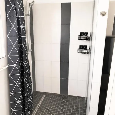 2 Appartements, Piscine, Jeux, Jardin Clos *