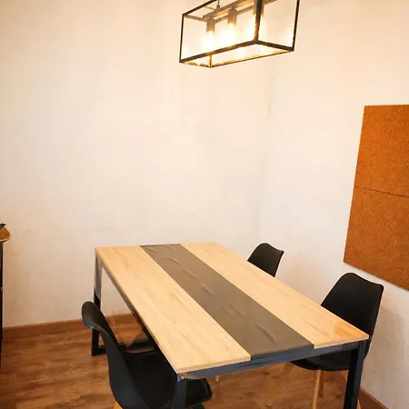 2 Appartements, Piscine, Jeux, Jardin Clos Apartment *
