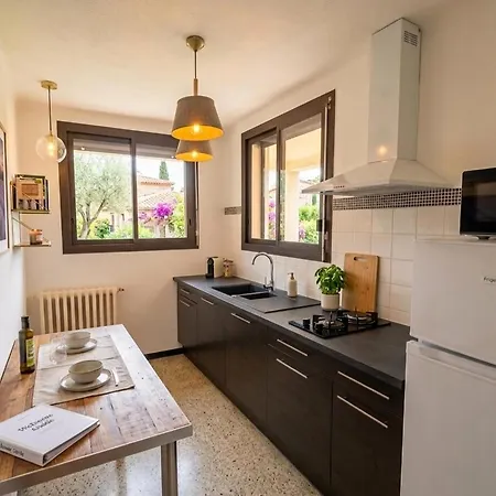 2 Appartements, Piscine, Jeux, Jardin Clos * Lunel-Viel