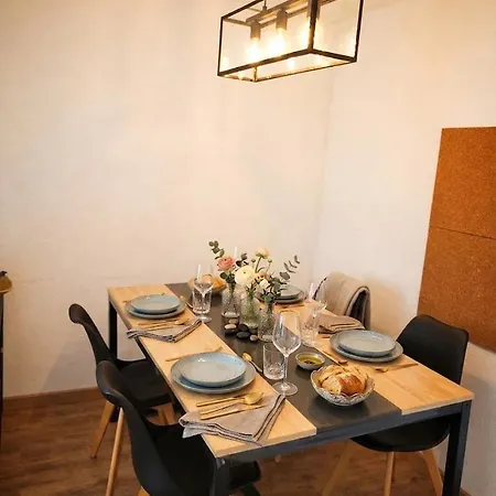 2 Appartements, Piscine, Jeux, Jardin Clos *